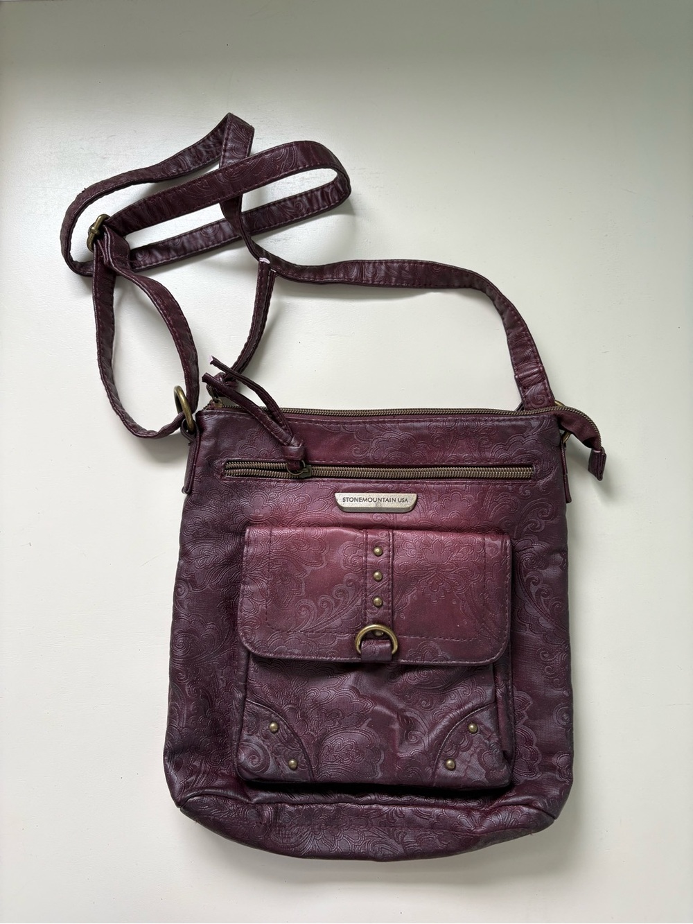 Stone Mountain Smoky Mountain Front Zip Plum Crossbody Bag - Picture 1 of 3